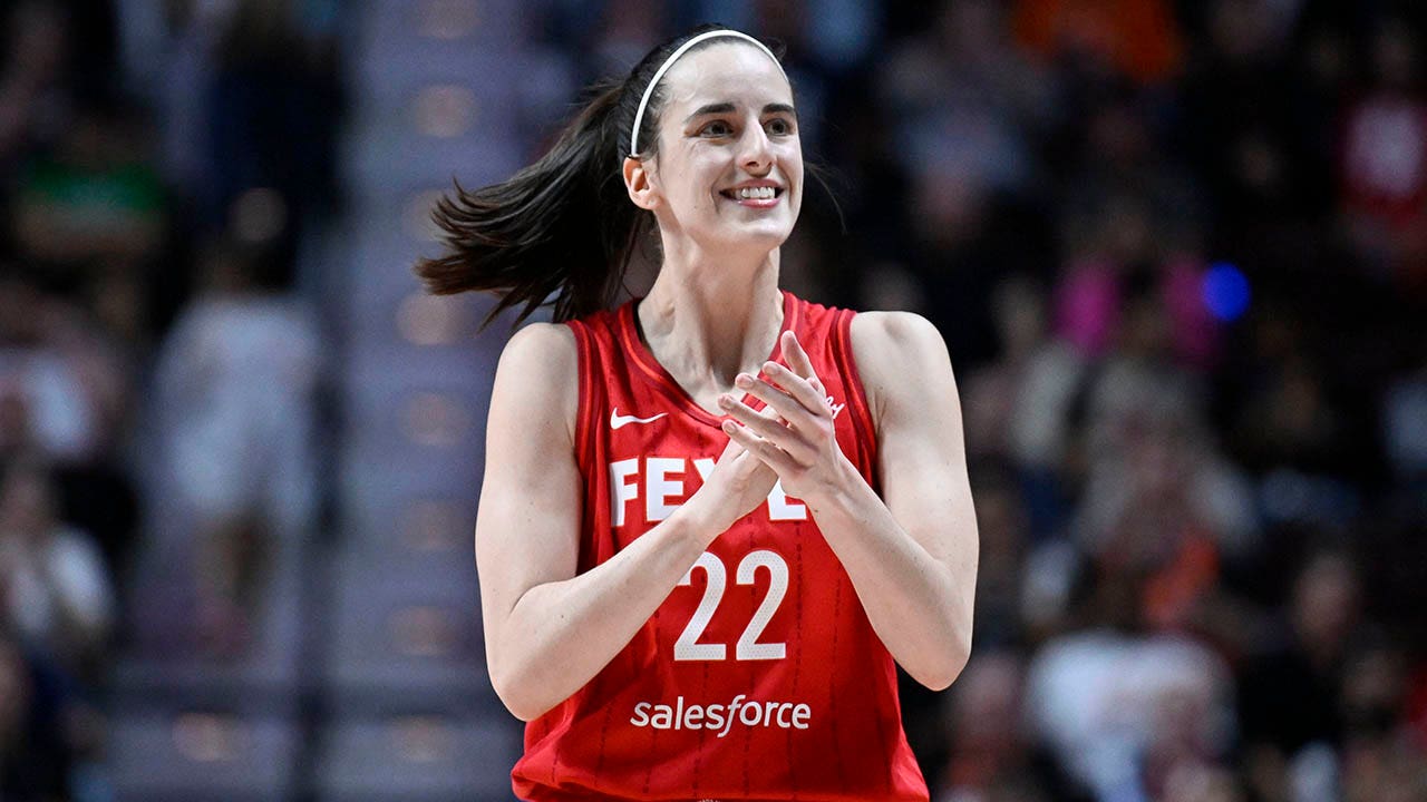 La nueva jefa de Caitlin Clark cambiará la marca de su equipo para que sea 'como Apple' en medio de profesionales de la WNBA que llaman racistas a sus fanáticos