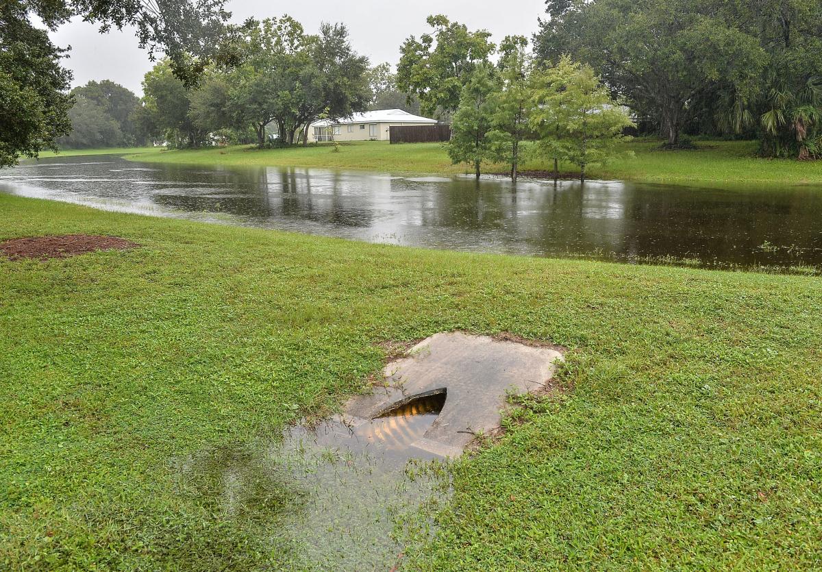 Carreteras de Treasure Coast cerradas e inundadas